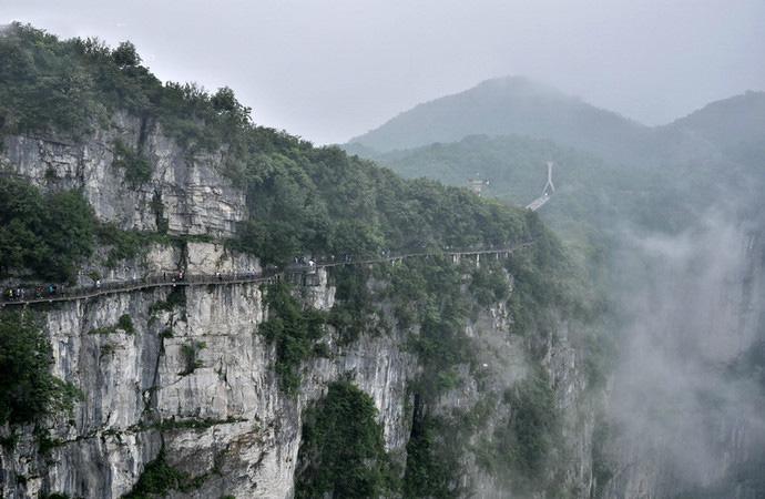 张家界天门山景区 天门山玻璃栈道 天门山在哪