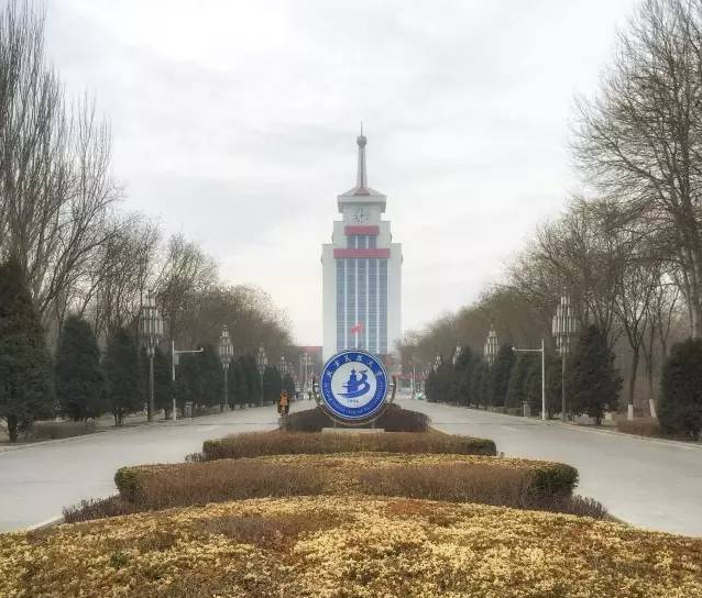 北方民族大学从北民大出来,乌云密布,云谲波诡游了整整一天,倾力去