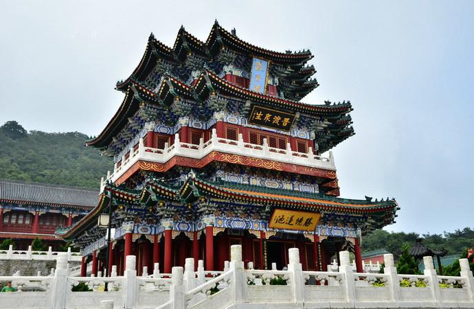 张家界天门山景区 天门山玻璃栈道 天门山在哪