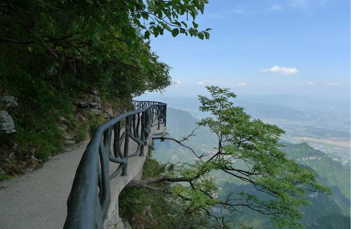 张家界天门山景区 天门山玻璃栈道 天门山在哪