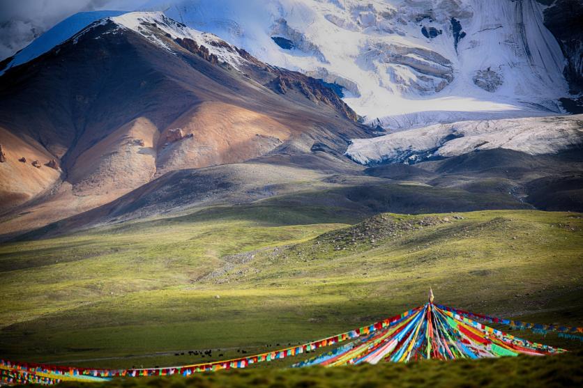 阿尼玛卿雪山山神图片