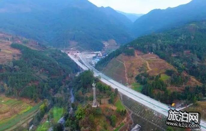 中国首条超级公路是谁建设的