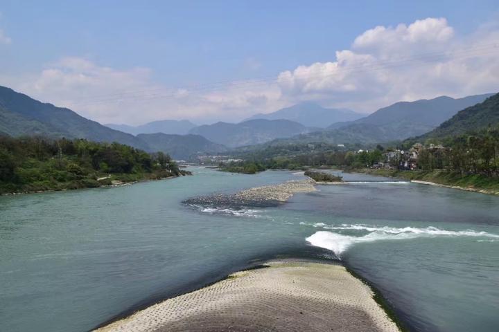  都江堰风景区在哪儿