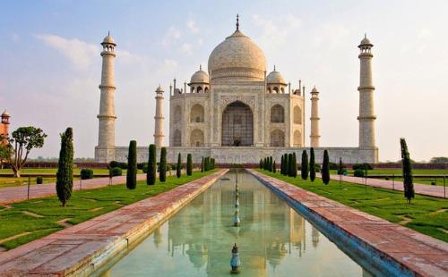 印度泰姬陵2018年4月1日开始限制游客流量