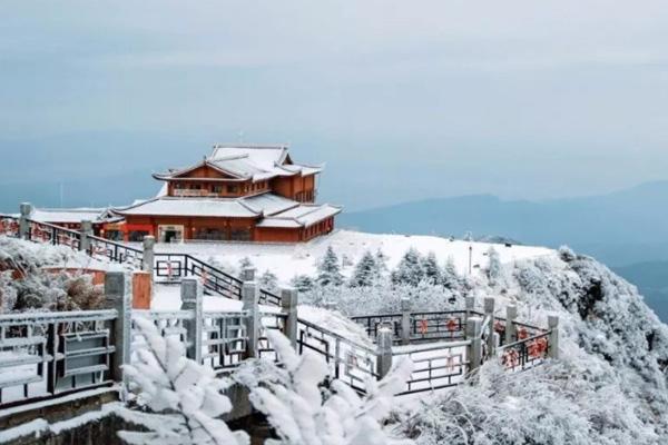 峨眉山下雪了吗2021 峨眉山下雪天能看到云海吗