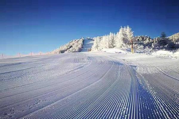 武汉周边冬天哪里好玩 冬季当然是赏梅、温泉、滑雪少不了