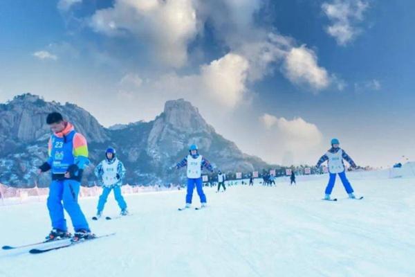 五莲山滑雪场怎么样 位置在哪里