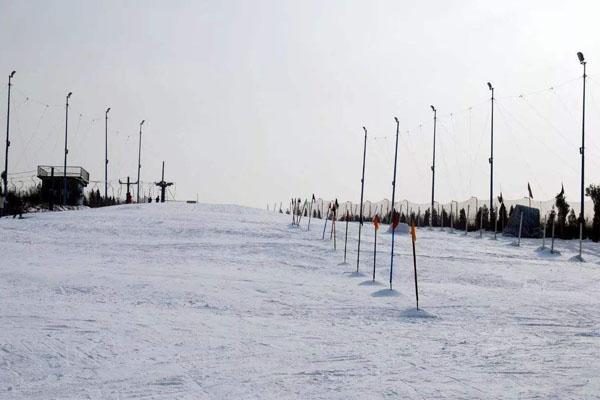 西安白鹿原滑雪场怎么去 西安到白鹿原滑雪场怎么坐车