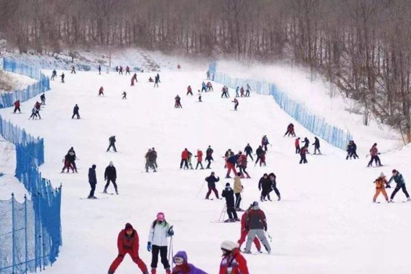 亚布力滑雪场是中国最大的吗