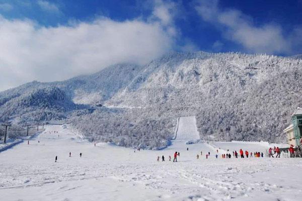 西岭雪山滑雪场开放时间2021-2022 滑雪场门票优惠
