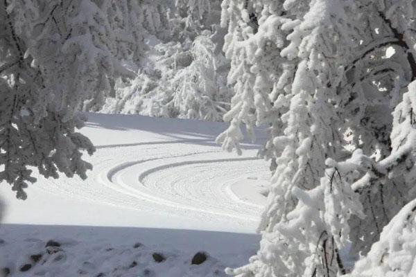 2021王岗坪贡嘎滑雪场自12月24日起正式对外开放
