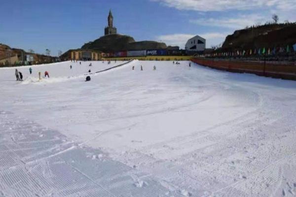 五龙滑雪场和采薇滑雪场哪个好