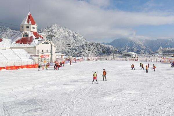2021-2022成都西岭雪山冬季游玩攻略 滑雪场游玩攻略