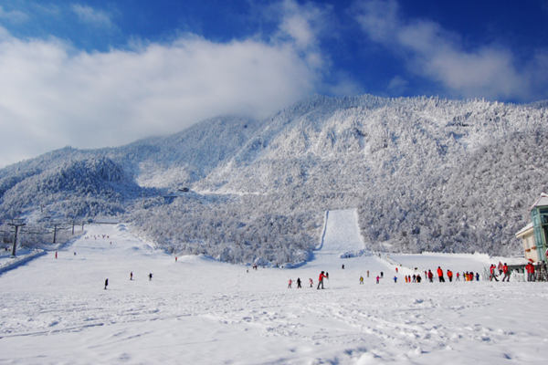 国内最值得去的六大滑雪场推荐