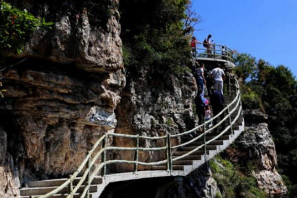 白石山景区在哪里?怎么去?