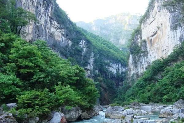 南江大峡谷在哪儿 怎么去