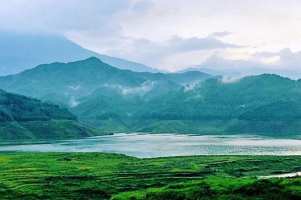 瓦屋山在哪里 地址及交通指南