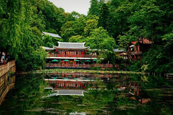 贵阳旅游必去十大景点推荐 最值得游玩的旅游景点