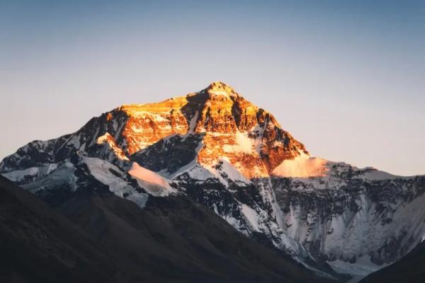 西藏哪里可以看日照金山 看日照金山的地方推荐