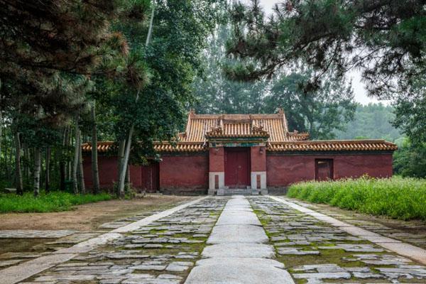 苑)——永福寺(皇家寺廟)——崇陵(內葬光緒皇帝,地宮開放)——端王園