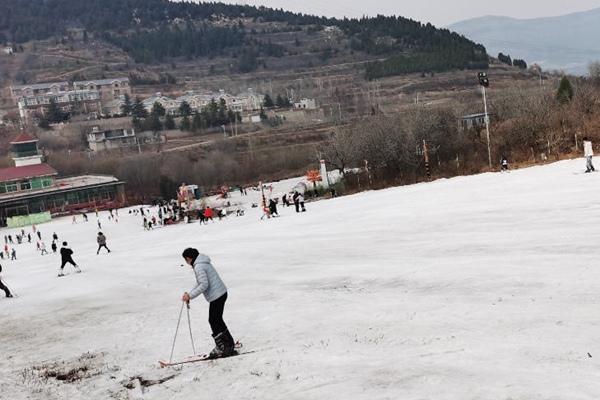 济南卧虎山滑雪场门票多少钱2022