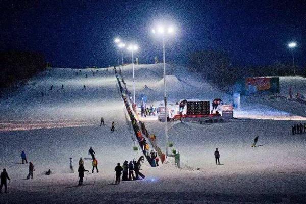 沈阳怪坡滑雪场夜场营业时间2022