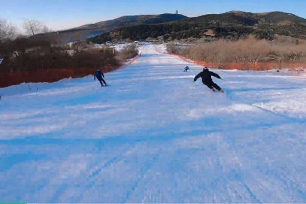 沈阳怪坡滑雪场高级雪道12月31日正式开放