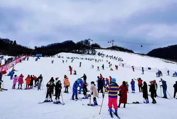 湖北省内哪里有滑雪场地