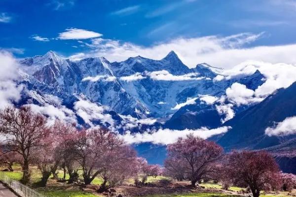 西藏春季旅游路线推荐