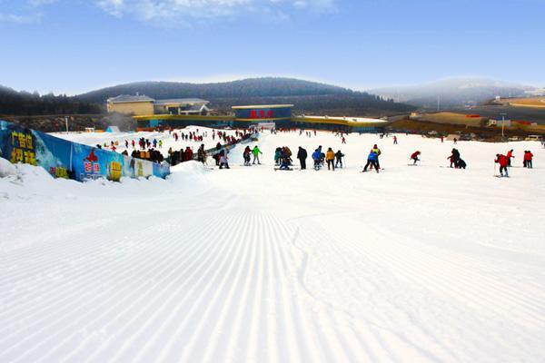 济南哪里的滑雪场好玩