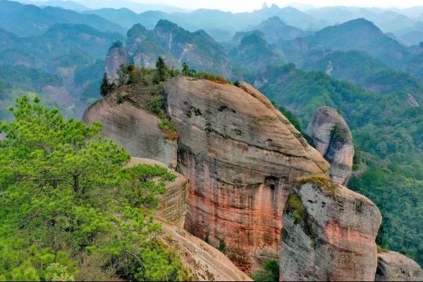 资源天门山和八角寨哪个好玩